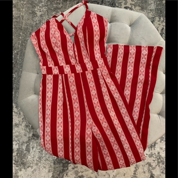 Pants - NEW Boutique! Red and White Striped Jumper Sz 3/4